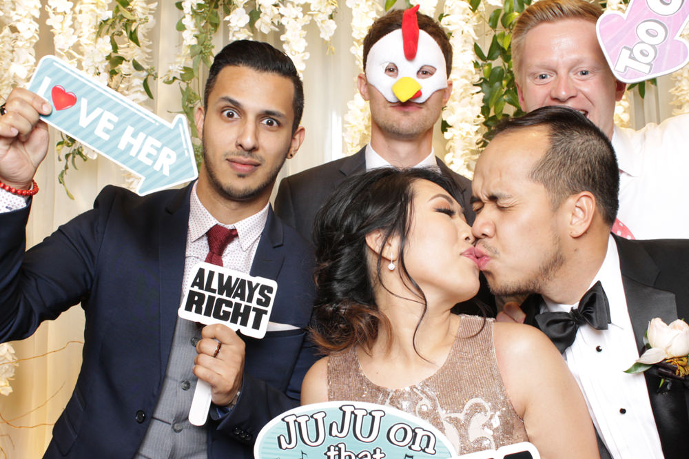 photo booth from wedding at chateau de l'amour