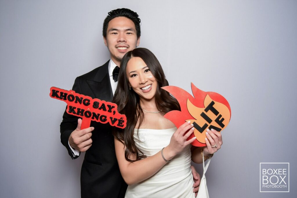 Ellen and Brandon wedding photo booth at Domain 8208